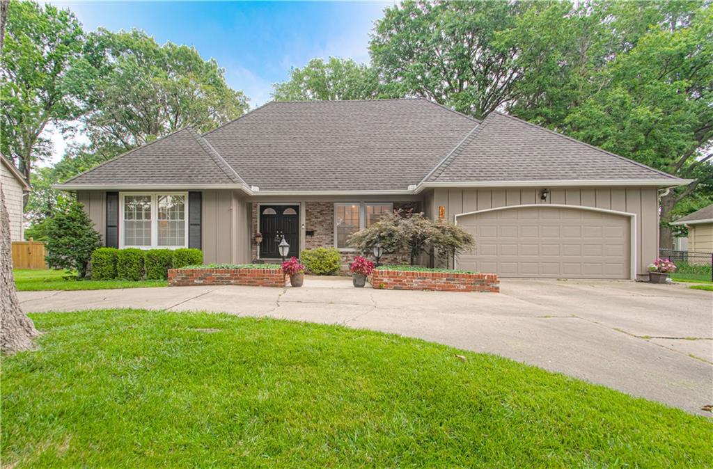 Listing Photo MLS #HMS2567613