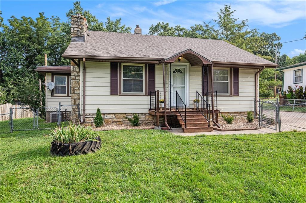 Listing Photo MLS #HMS2567644