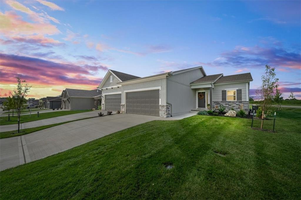 Listing Photo MLS #HMS2567869
