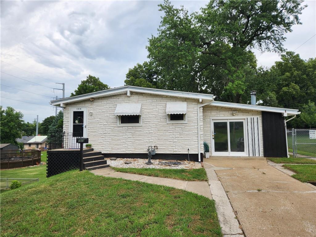 Listing Photo MLS #HMS2567944