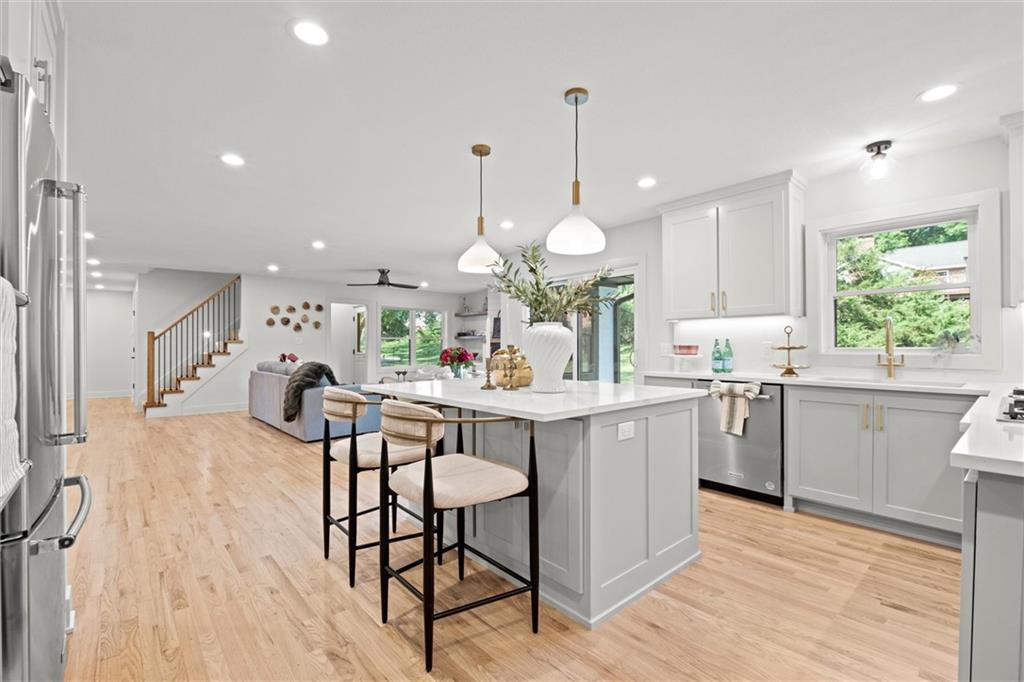 Listing Photo MLS #HMS2568073