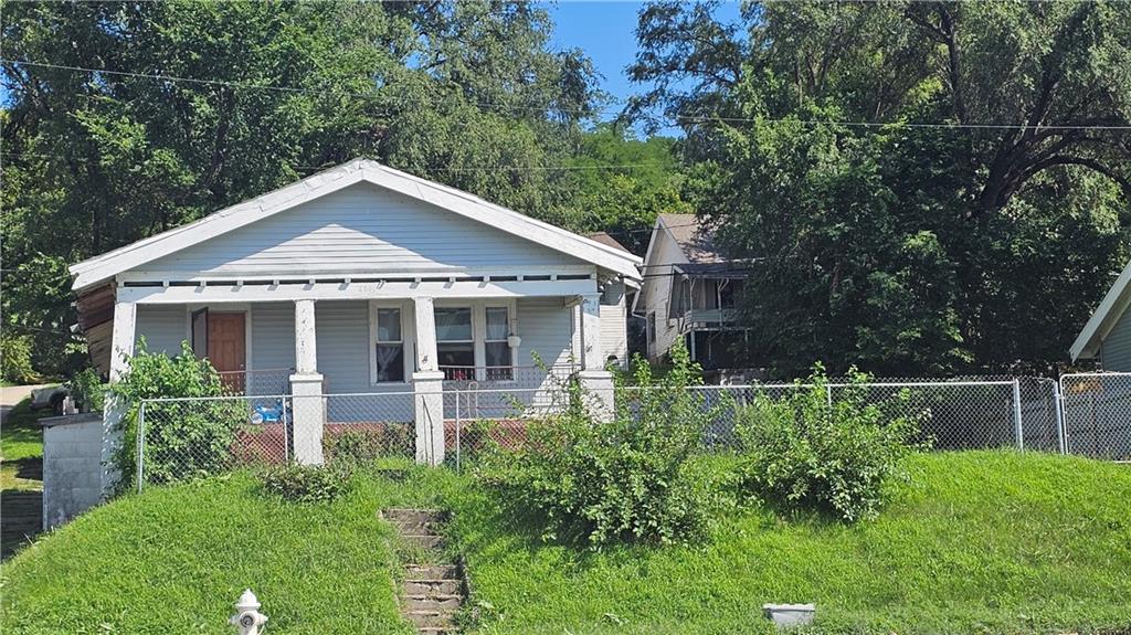 Listing Photo MLS #HMS2568088