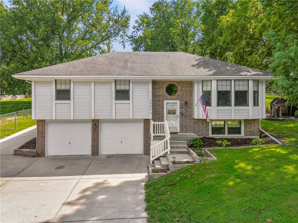 Listing Photo MLS #HMS2568137