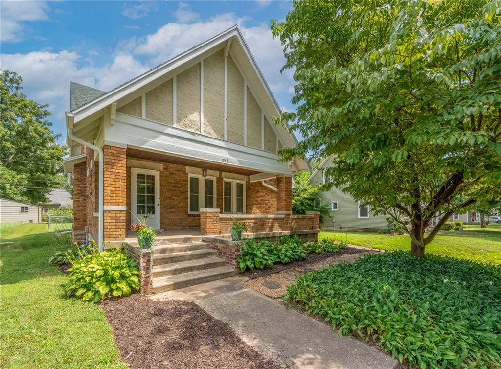 Listing Photo MLS #HMS2568277