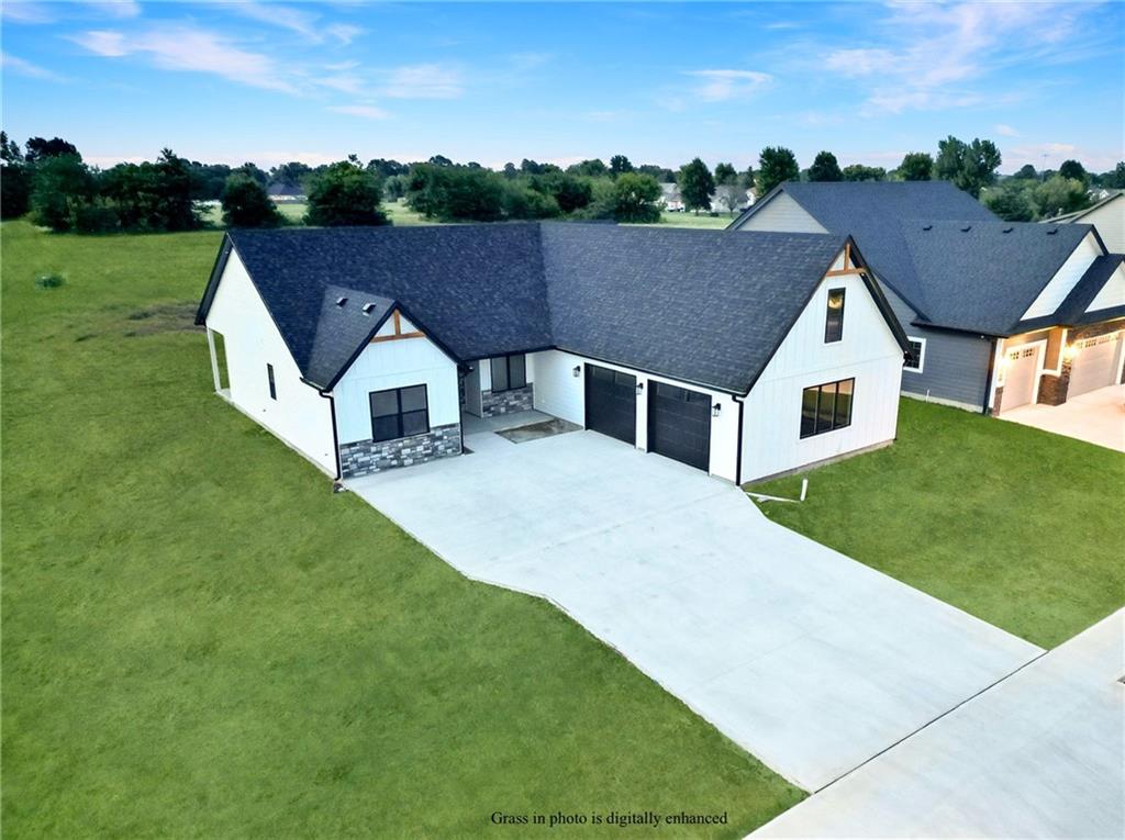 Listing Photo MLS #HMS2568286