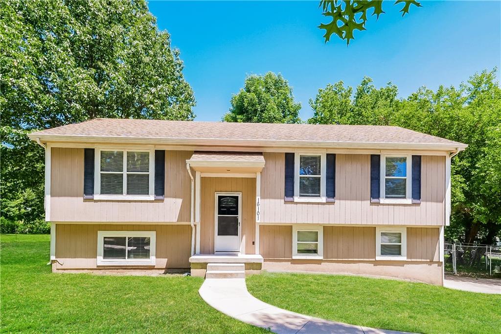 Listing Photo MLS #HMS2568474