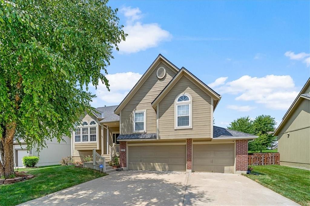 Listing Photo MLS #HMS2568560