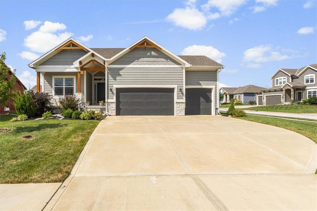 Listing Photo MLS #HMS2568763