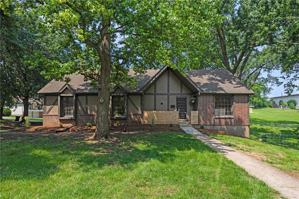 Listing Photo MLS #HMS2568944