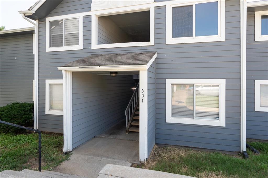 Listing Photo MLS #HMS2568965