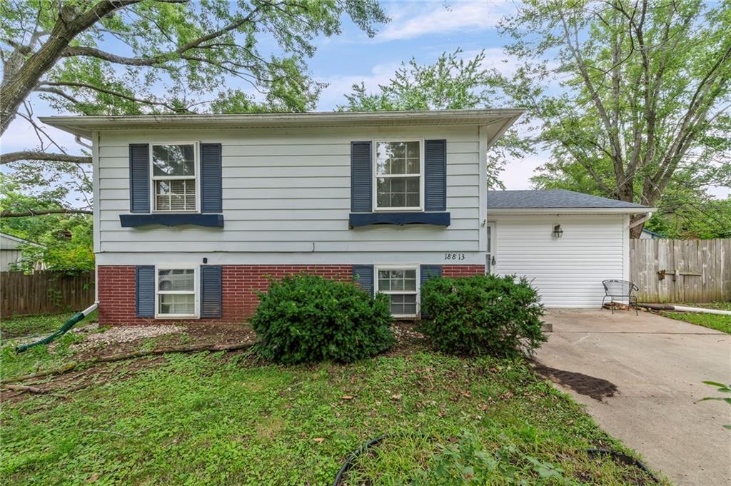 Listing Photo MLS #HMS2568976