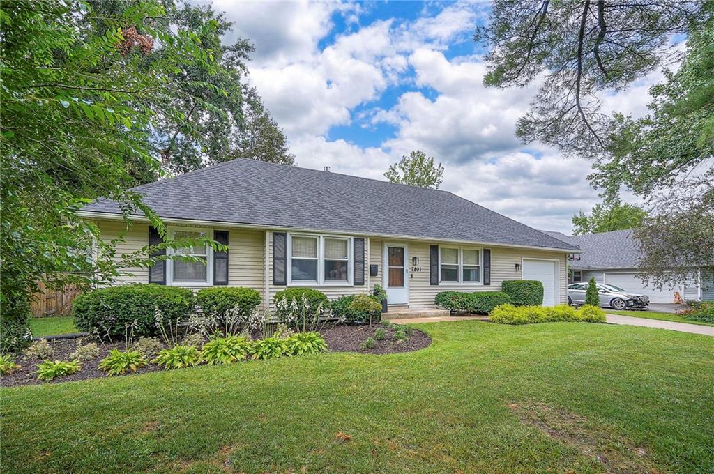 Listing Photo MLS #HMS2569105