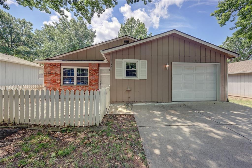 Listing Photo MLS #HMS2569354