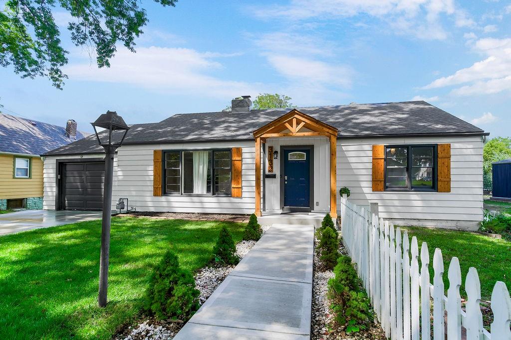 Listing Photo MLS #HMS2569360
