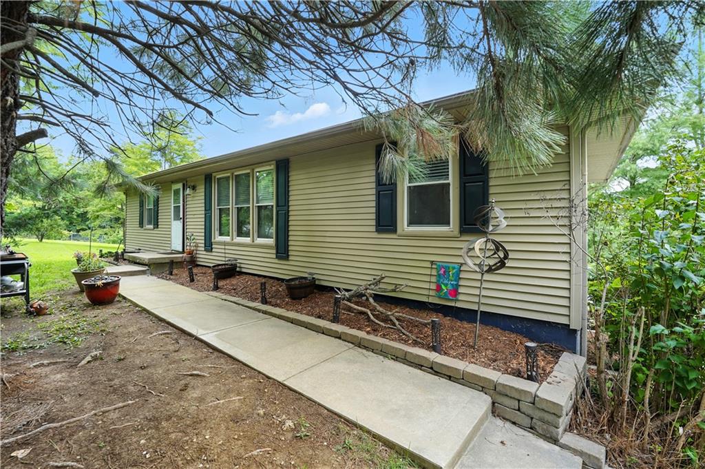 Listing Photo MLS #HMS2569620