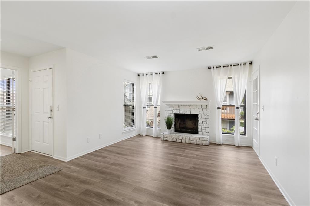 Listing Photo MLS #HMS2569680