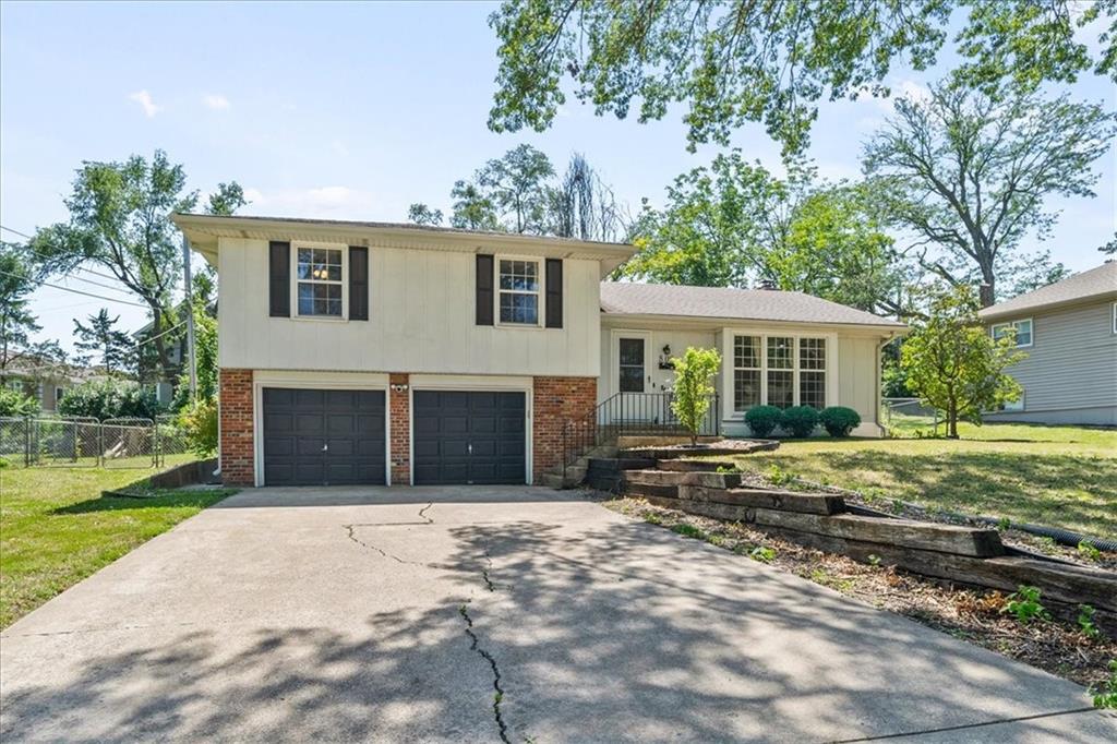 Listing Photo MLS #HMS2569687