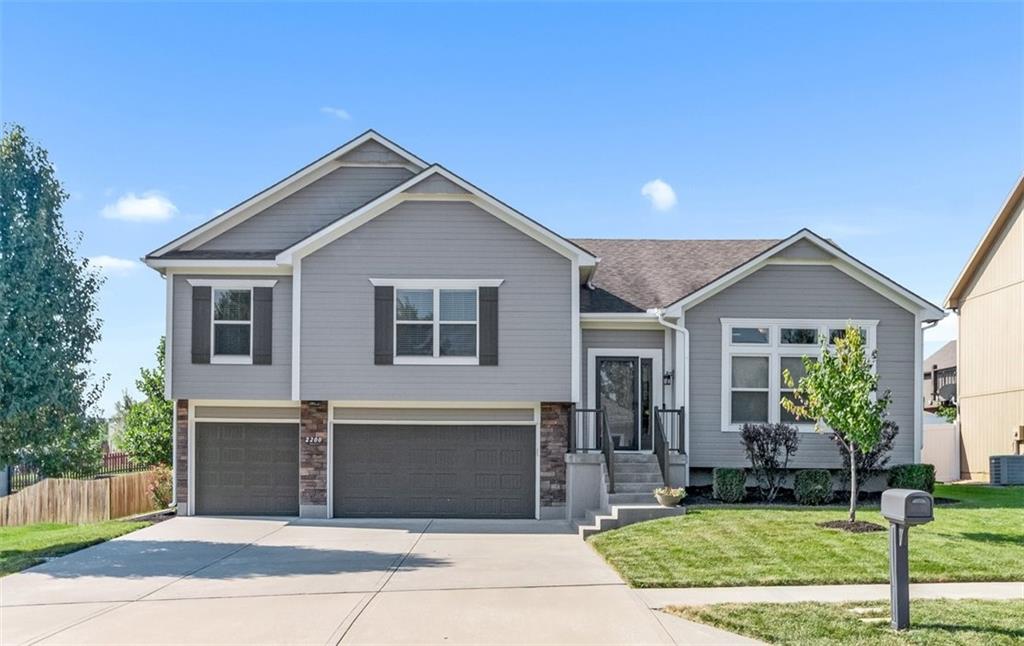 Listing Photo MLS #HMS2569905