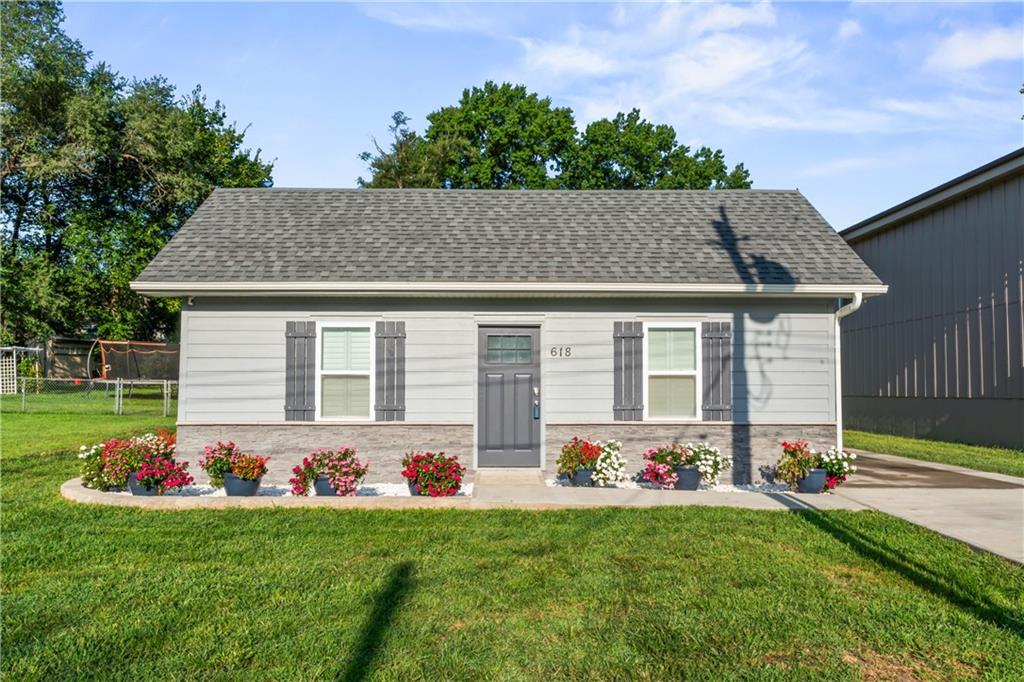 Listing Photo MLS #HMS2569939