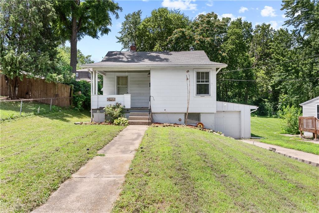 Listing Photo MLS #HMS2569975