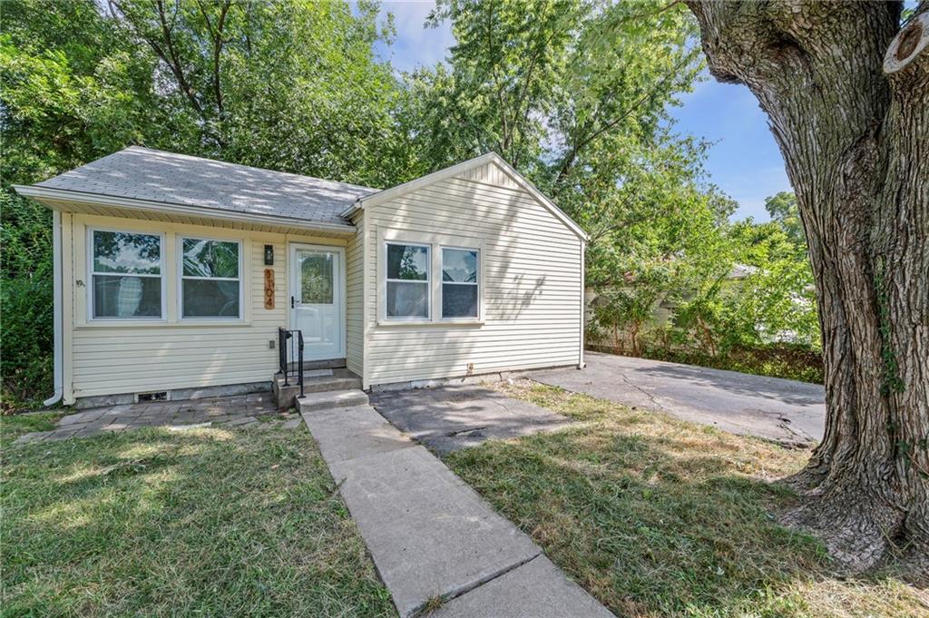 Listing Photo MLS #HMS2570383
