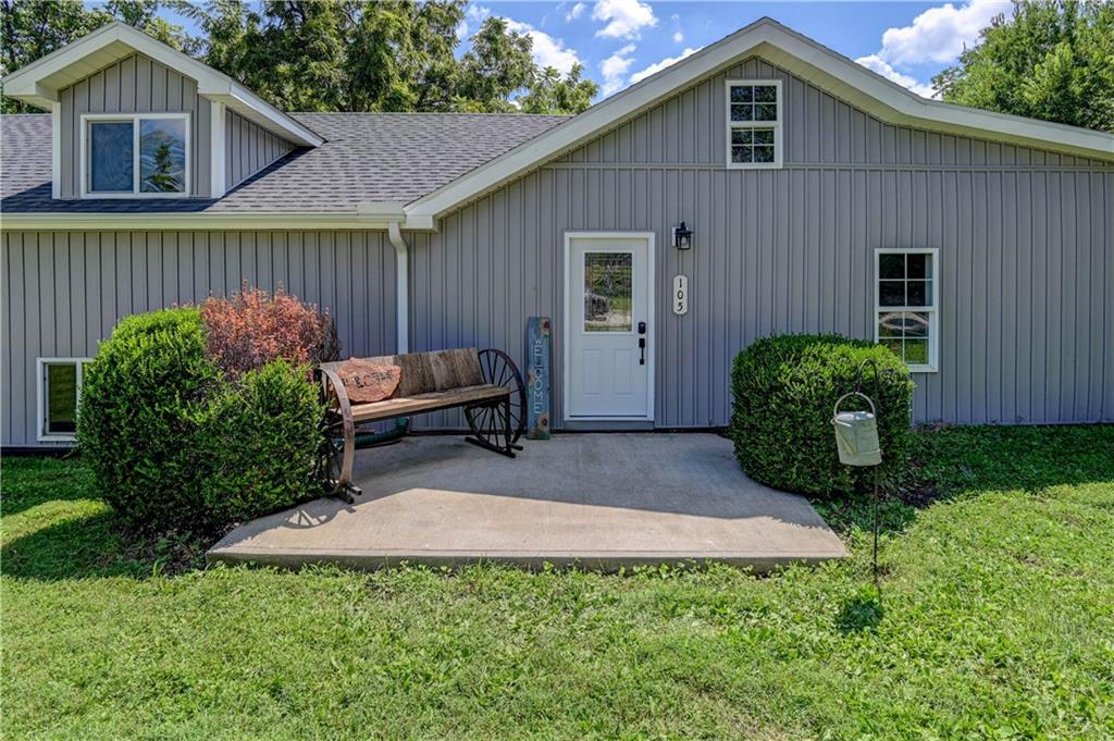 Listing Photo MLS #HMS2570436