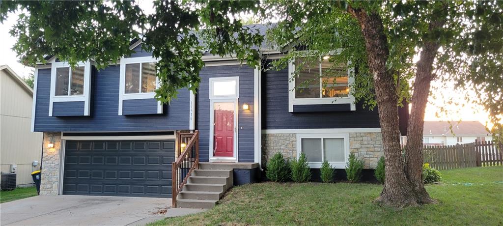 Listing Photo MLS #HMS2570537