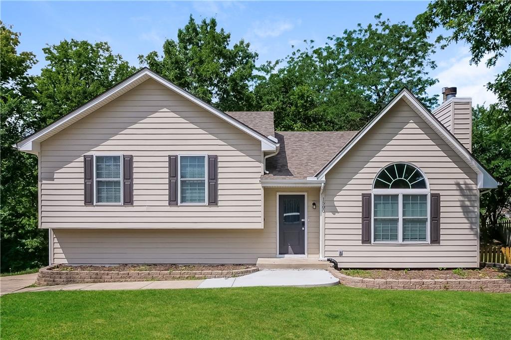 Listing Photo MLS #HMS2570901