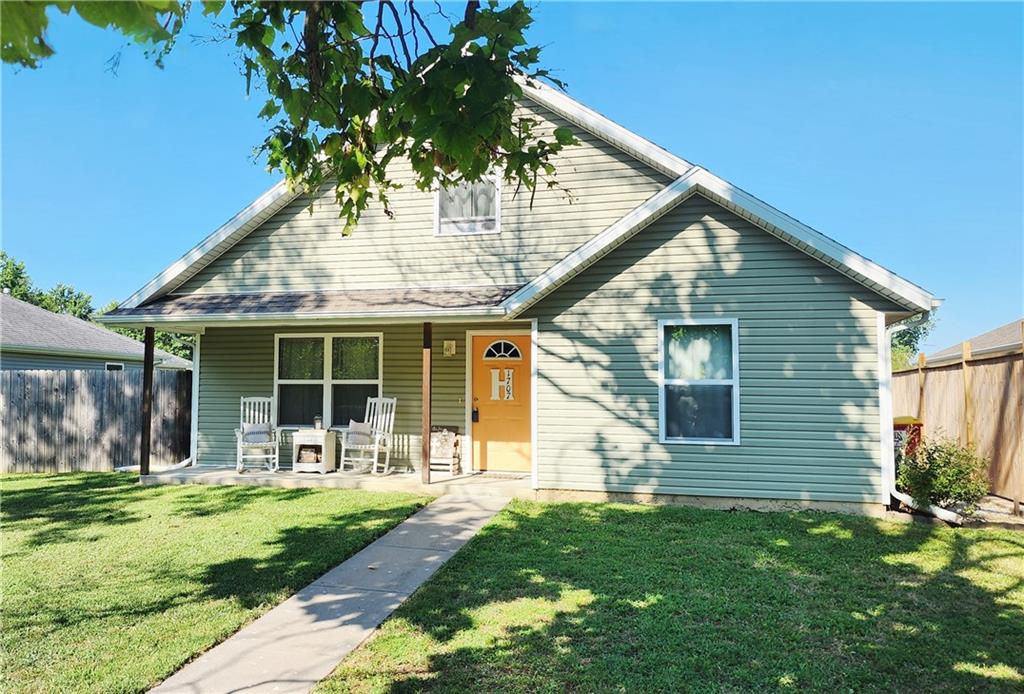 Listing Photo MLS #HMS2570916