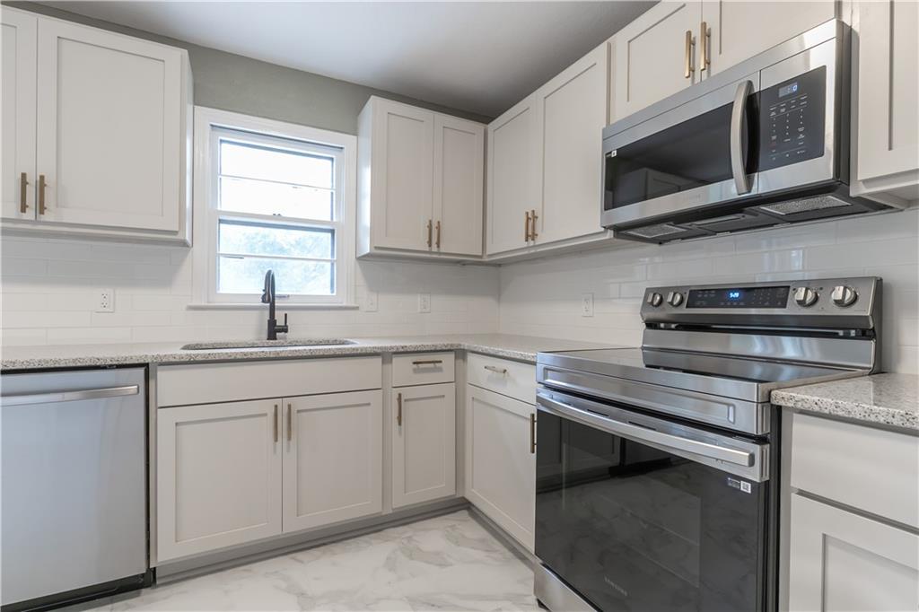 Listing Photo MLS #HMS2571690