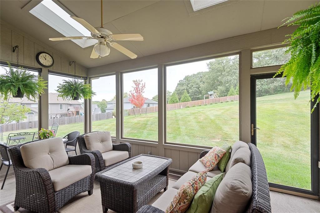 Listing Photo MLS #HMS2572069