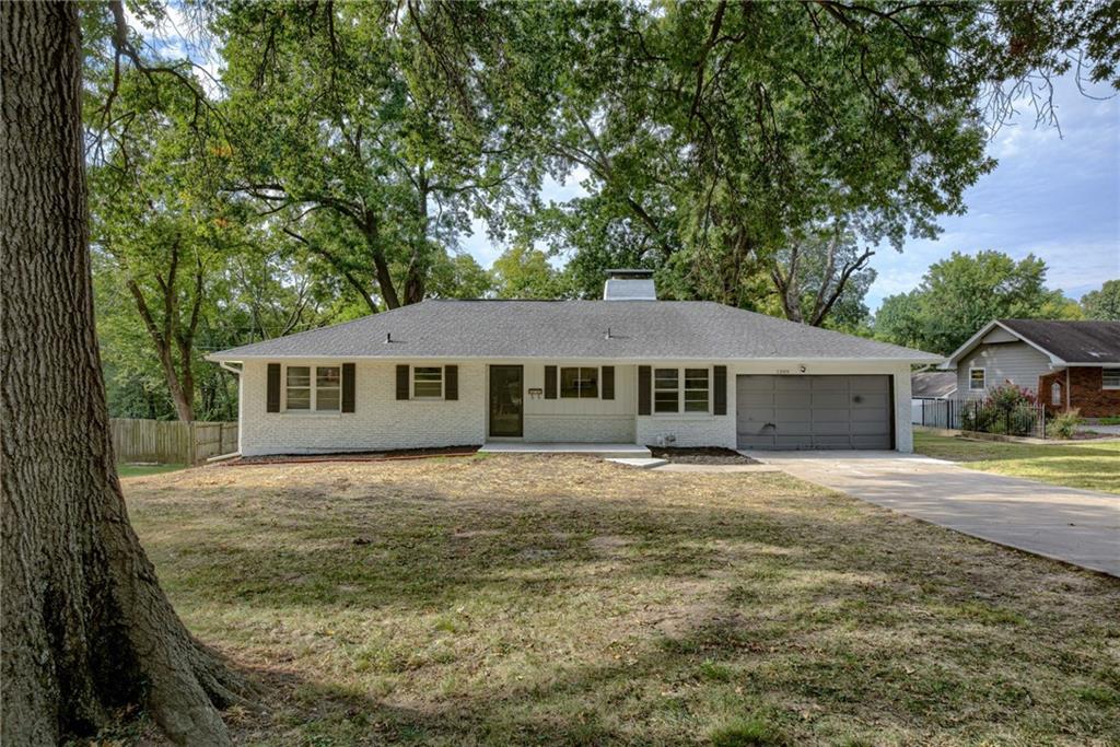 Listing Photo MLS #HMS2572243