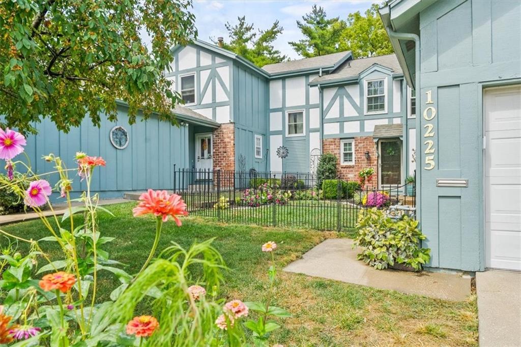 Listing Photo MLS #HMS2573895