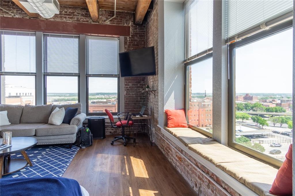 Listing Photo MLS #HMS2575277