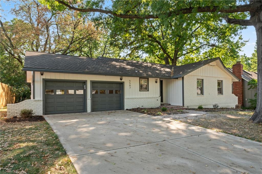 Listing Photo MLS #HMS2575463