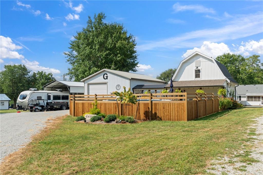 Listing Photo MLS #HMS2575618