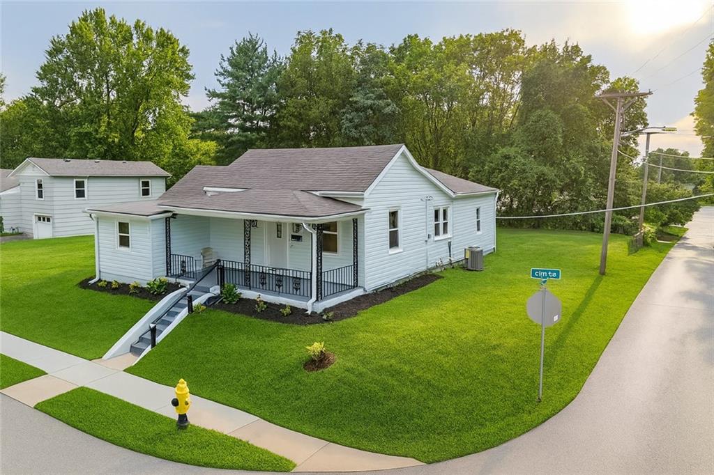 Listing Photo MLS #HMS2575985
