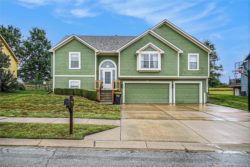 Listing Photo MLS #HMS2576162