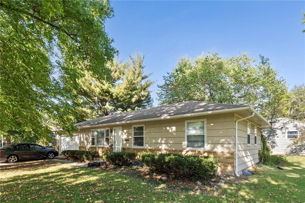 Listing Photo MLS #HMS2576195