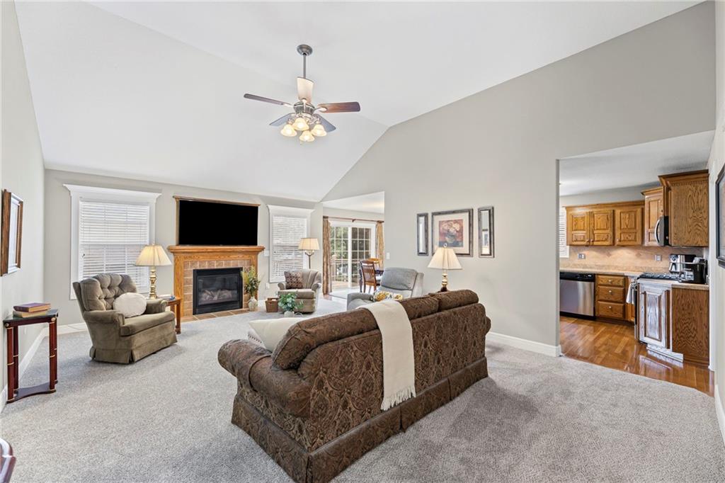 Listing Photo MLS #HMS2576322