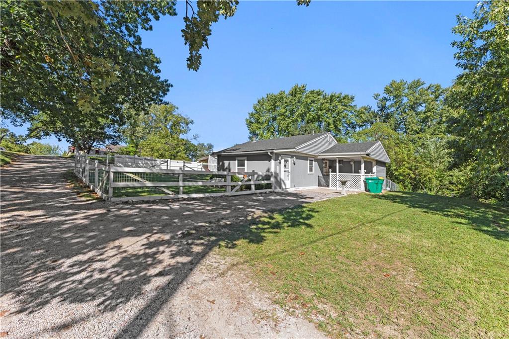 Listing Photo MLS #HMS2576710