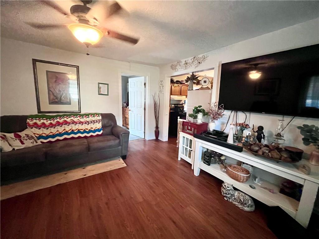 Listing Photo MLS #HMS2576729