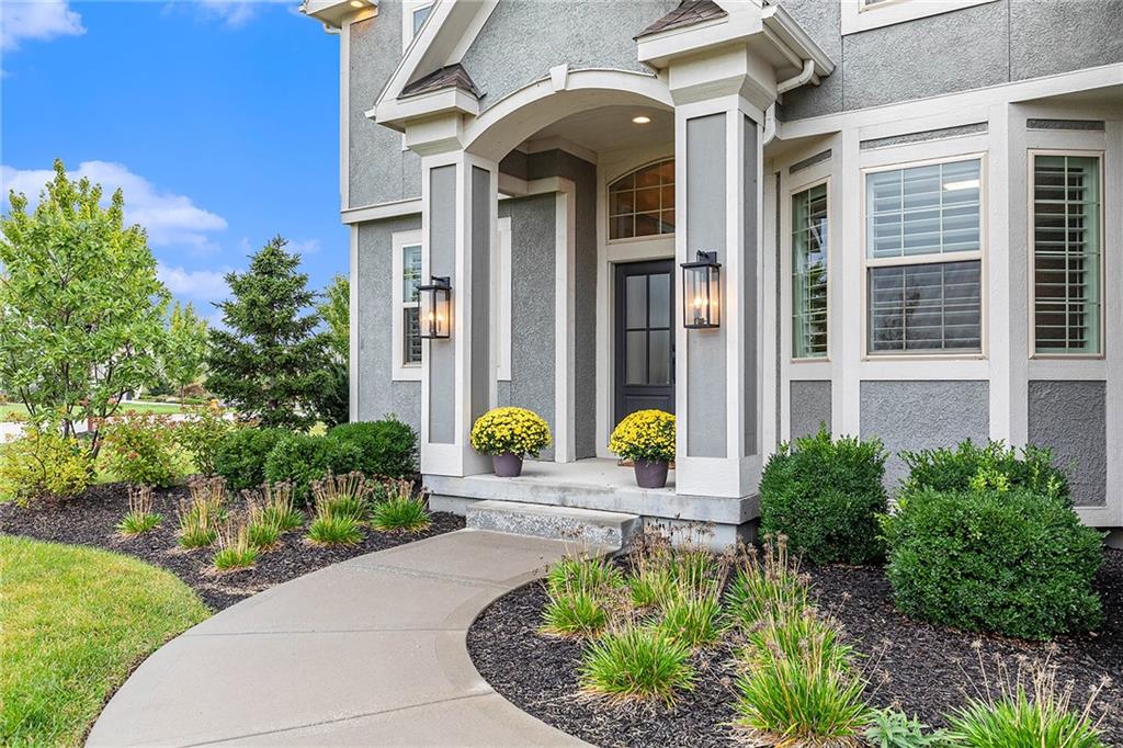 Listing Photo MLS #HMS2576894