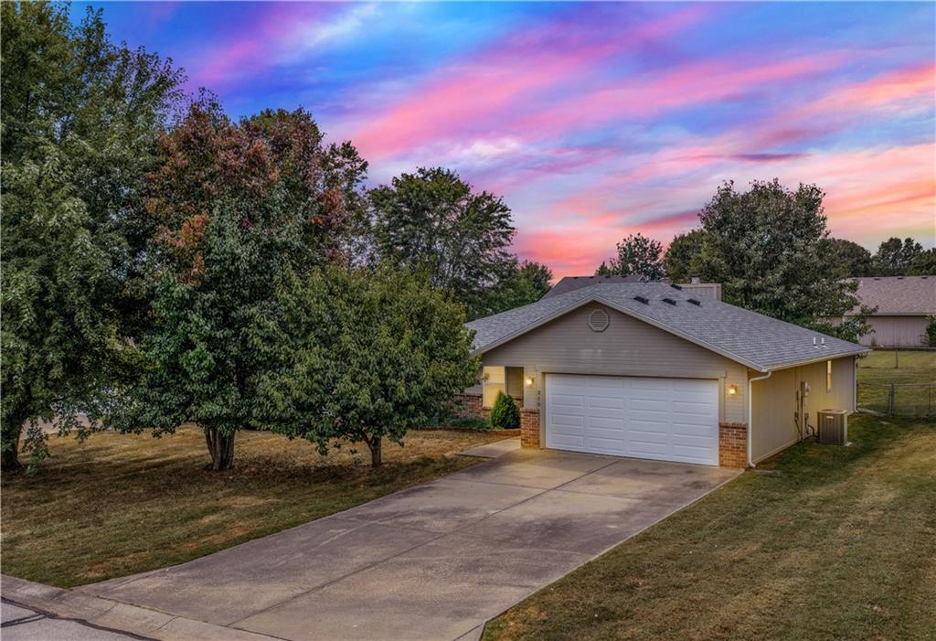 Listing Photo MLS #HMS2576951