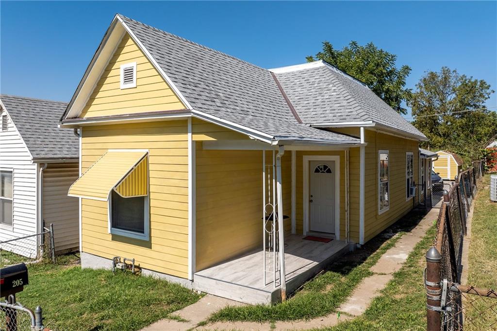 Listing Photo MLS #HMS2577372