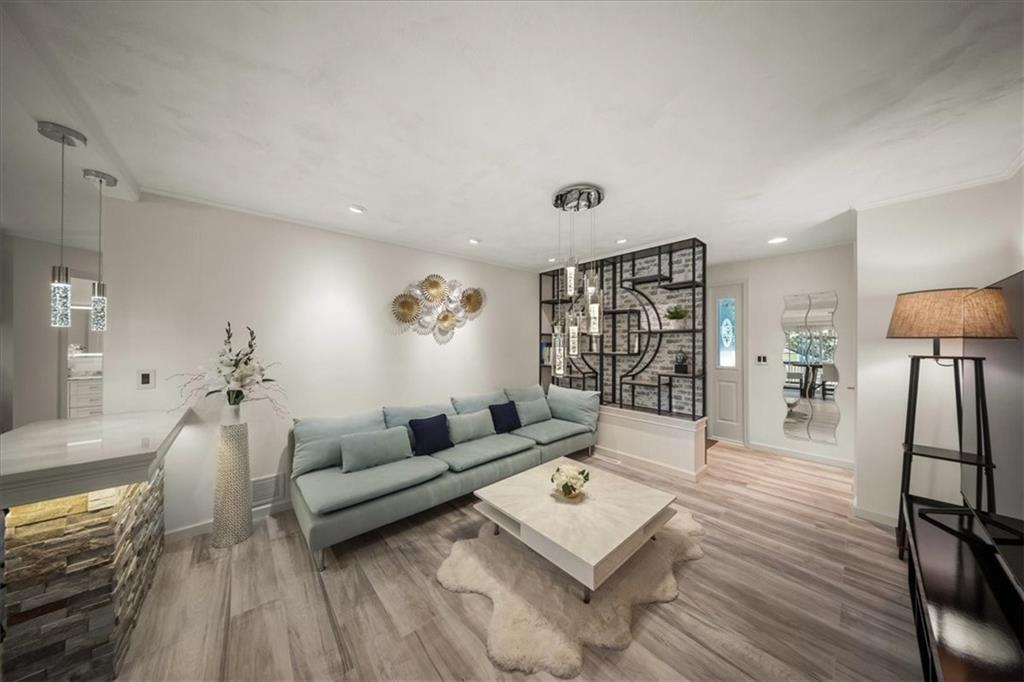 Listing Photo MLS #HMS2577504
