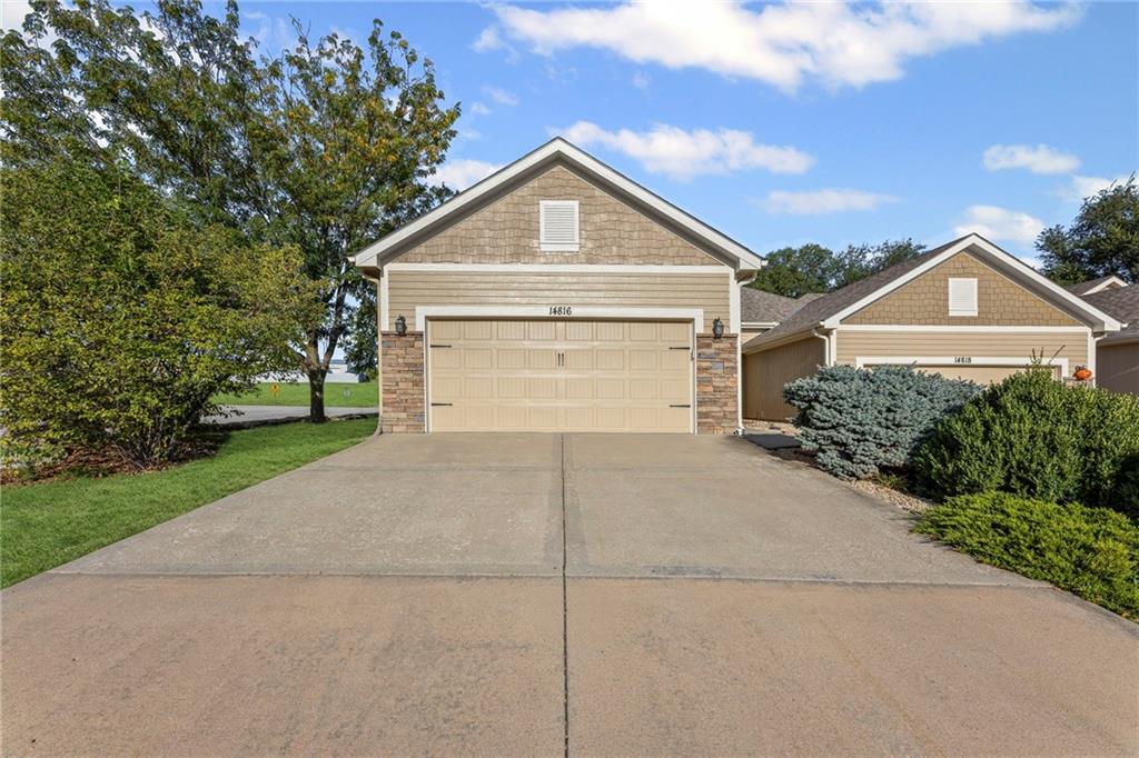 Listing Photo MLS #HMS2577944