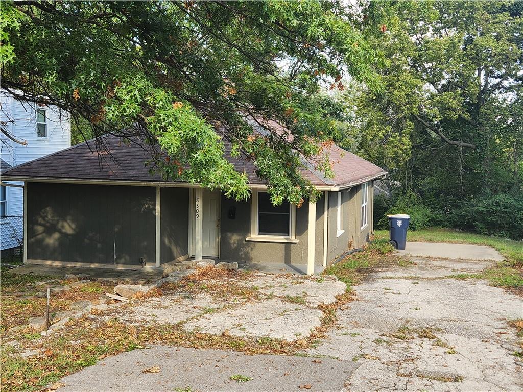 Listing Photo MLS #HMS2577980