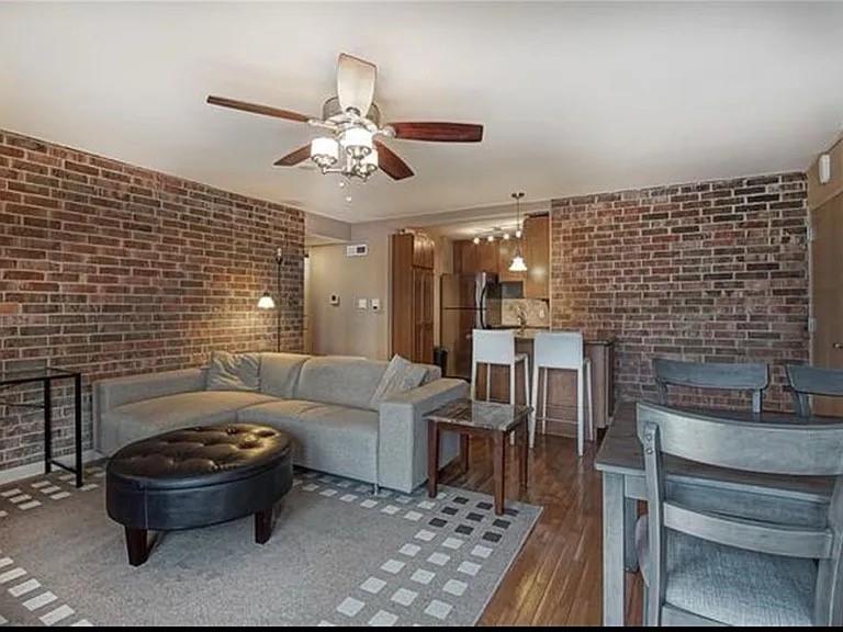 Listing Photo MLS #HMS2578578