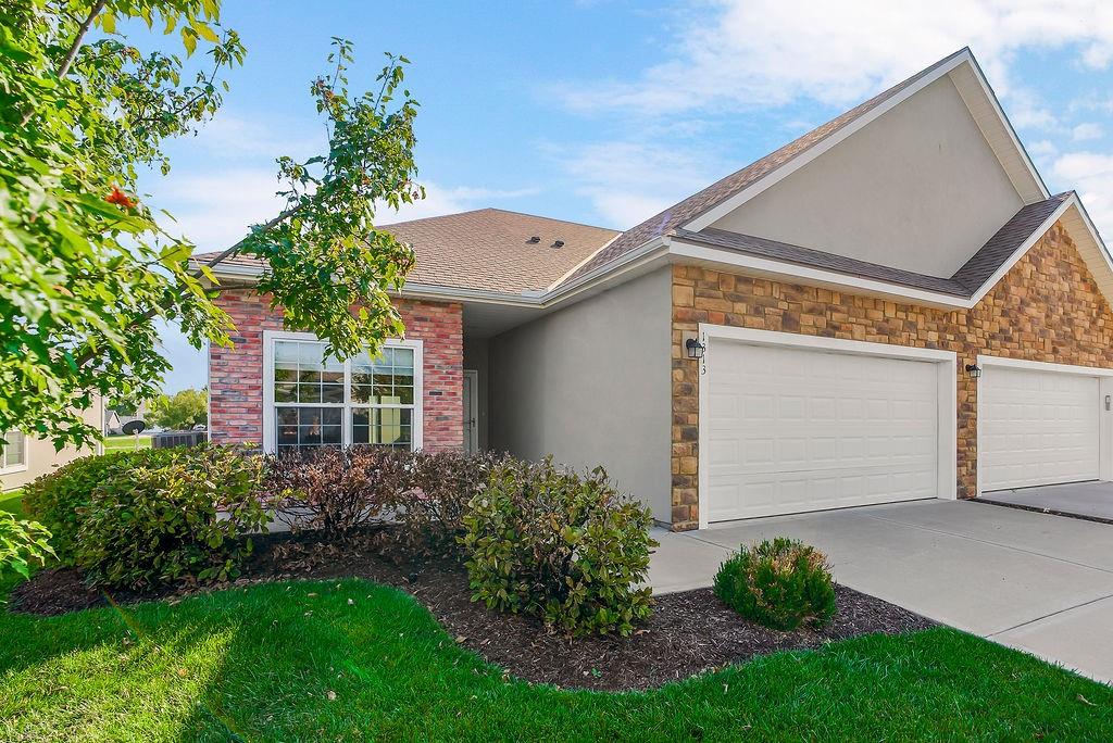 Listing Photo MLS #HMS2578927